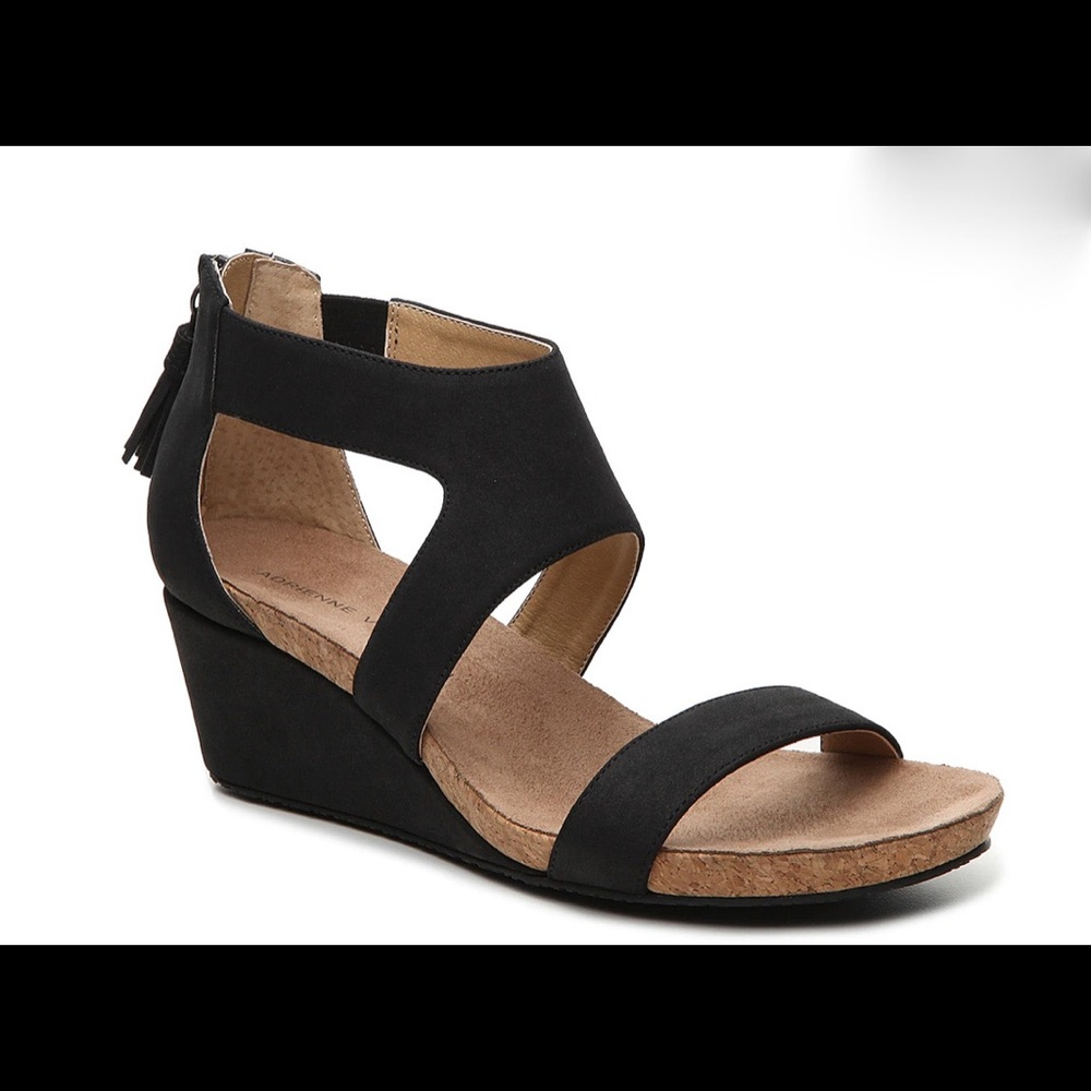 NWOT Adrienne Vittadini Thalia Sandal Wedge